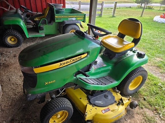 2009 John Deere X340 Equipment Image0