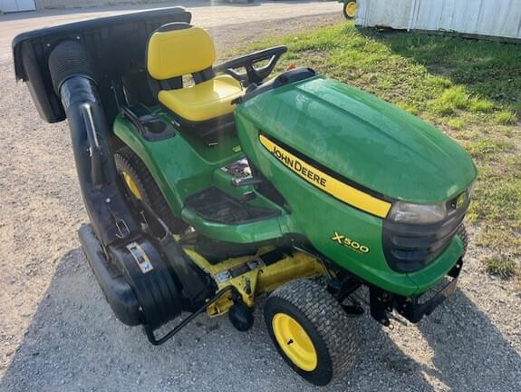 Image of John Deere X500 equipment image 2