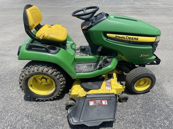Image of John Deere X540 equipment image 3