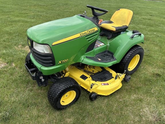 Image of John Deere X700 Primary image
