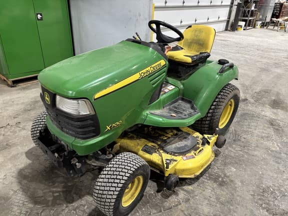 Image of John Deere X700 Primary image
