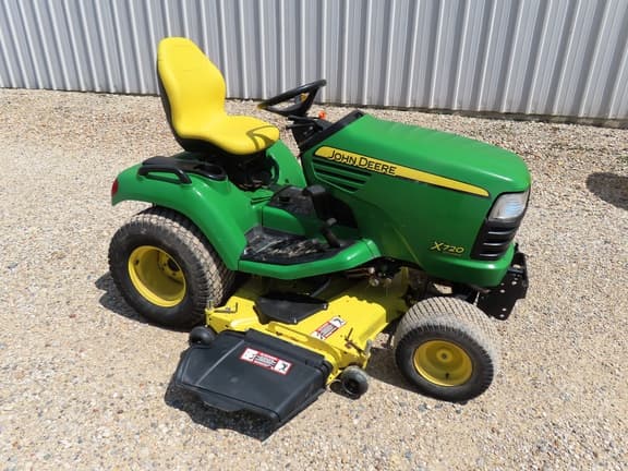 Image of John Deere X720 Primary image