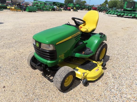 Image of John Deere X720 equipment image 4