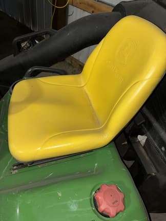 Image of John Deere X744 equipment image 4