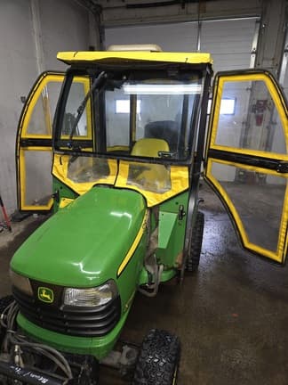 Image of John Deere X748 equipment image 2