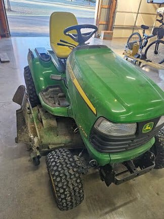 2009 John Deere X748 Equipment Image0