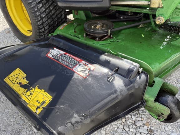 Image of John Deere Z830A equipment image 4
