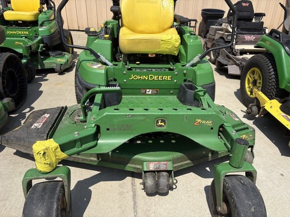 Image of John Deere Z830A equipment image 1