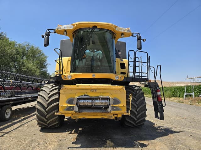Image of New Holland CR9060 equipment image 1