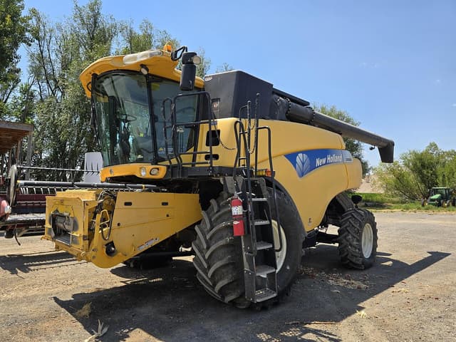 Image of New Holland CR9060 equipment image 2