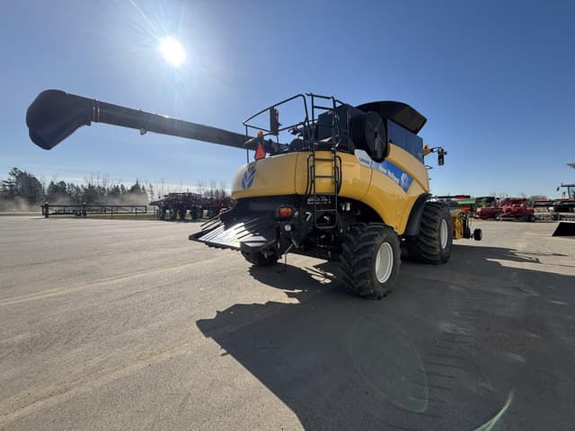 Image of New Holland CR9080 equipment image 4