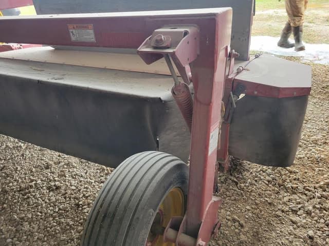 Image of New Holland H6830 equipment image 2