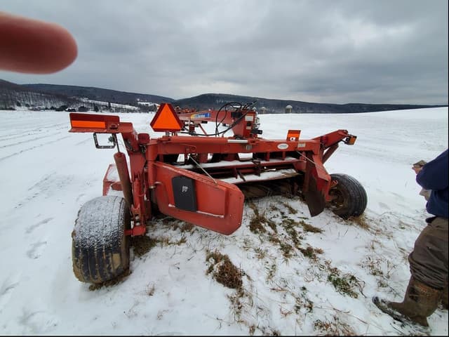 Image of New Holland H7450 equipment image 2
