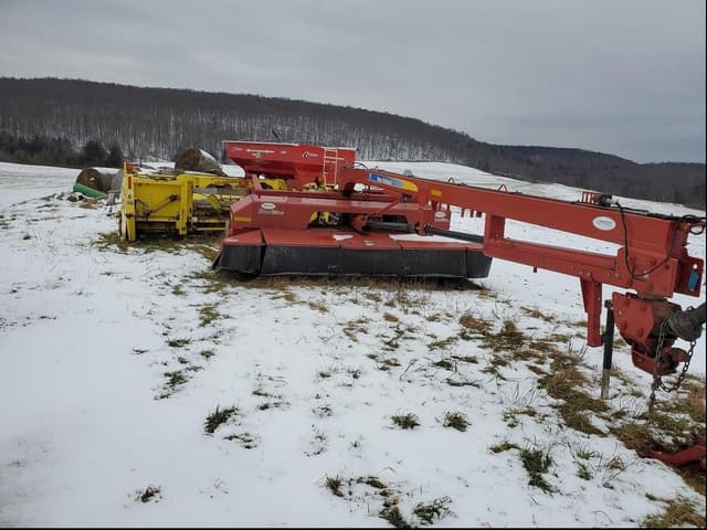 Image of New Holland H7450 equipment image 1