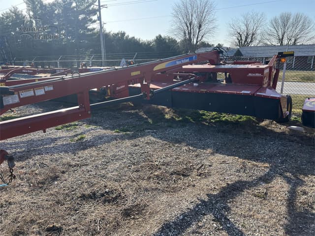 Image of New Holland H7450 equipment image 2