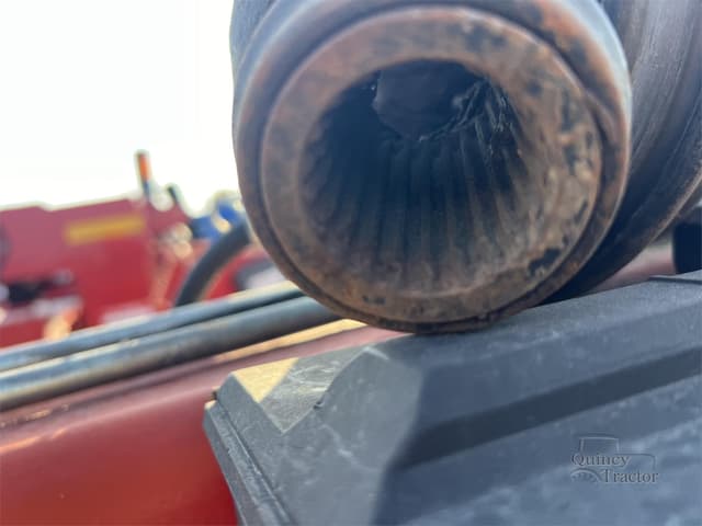 Image of New Holland H7450 equipment image 3