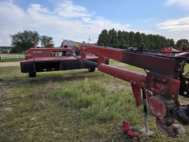Image of New Holland H7450 equipment image 1