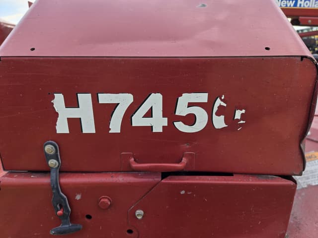 Image of New Holland H7450 equipment image 3