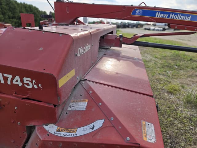 Image of New Holland H7450 equipment image 4