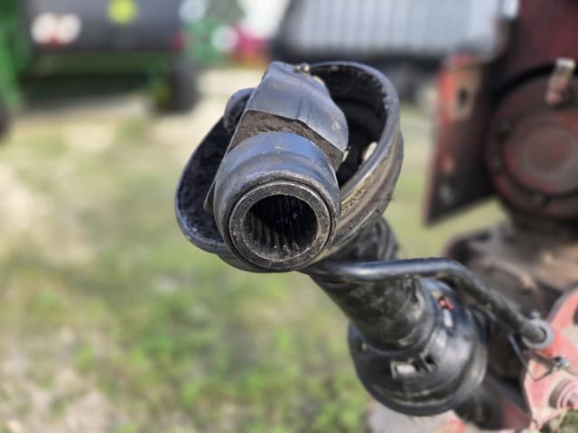 Image of New Holland H7450 equipment image 2