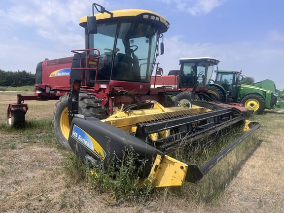 2009 New Holland H8040 Equipment Image0