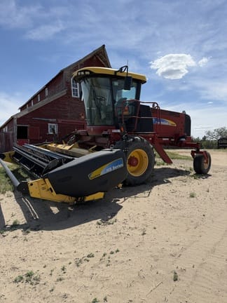 2009 New Holland H8040 Equipment Image0