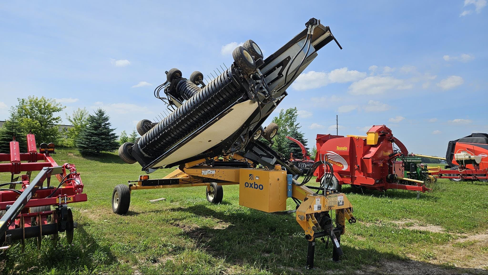 2009 Oxbo 1416 Equipment Image0