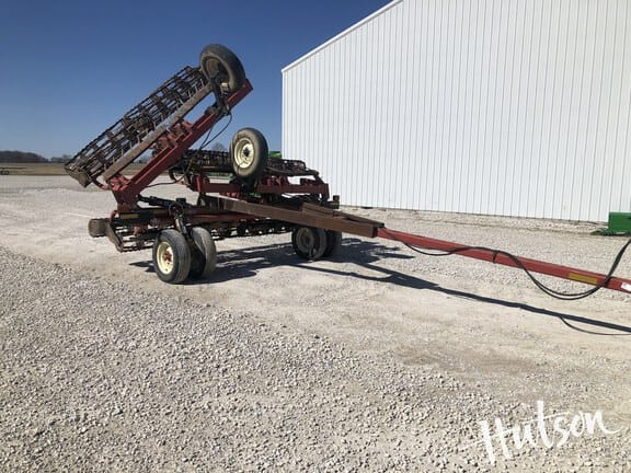 2009 Unverferth 225 Equipment Image0