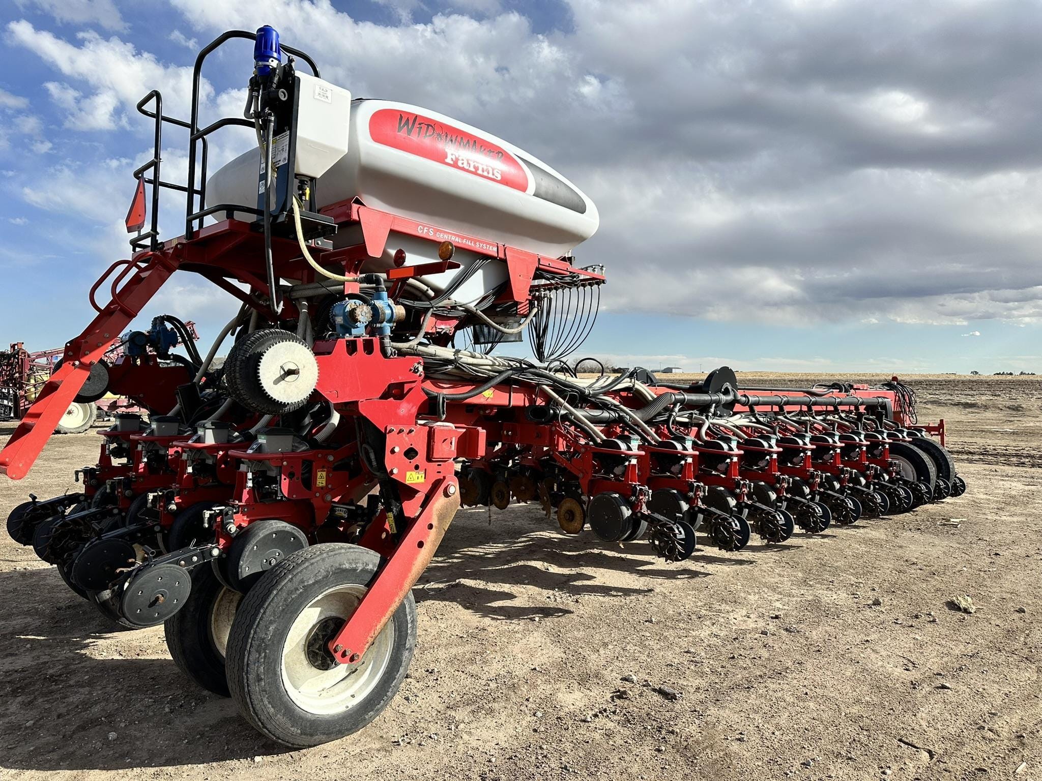 2009 White 8824 Equipment Image0