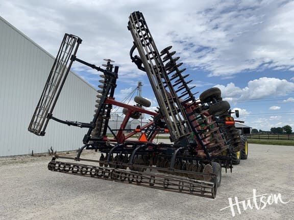 Image of Case IH 330 equipment image 3