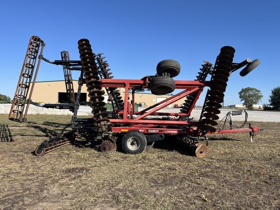 Image of Case IH 330 equipment image 2