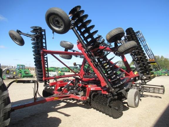 Image of Case IH 330 equipment image 4