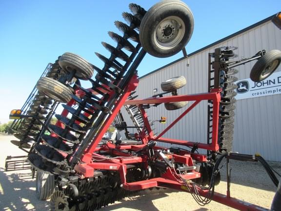 Image of Case IH 330 equipment image 3