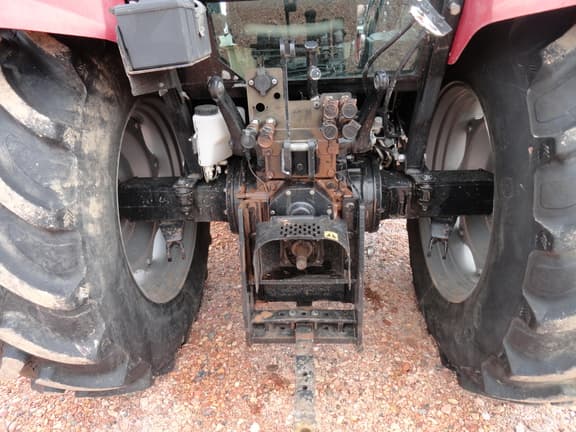 Image of Case IH Farmall 105U equipment image 4