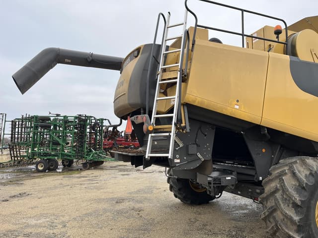 Image of CLAAS Lexion 595R equipment image 3