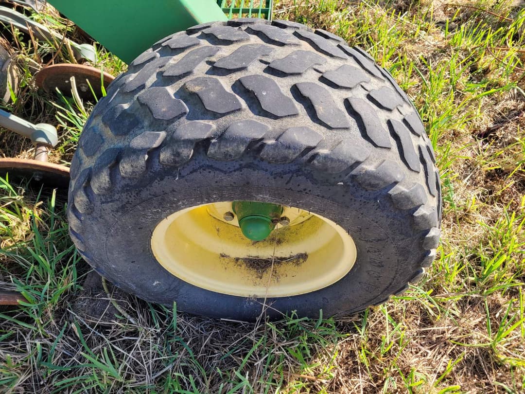 Image of John Deere 1590 Image 0