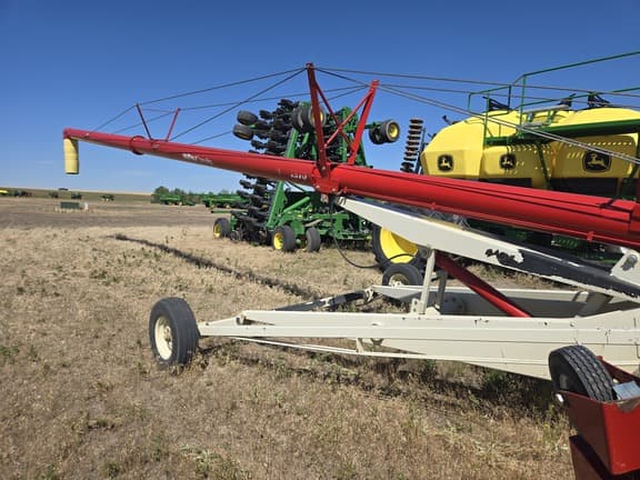 Image of Farm King 1370 equipment image 2