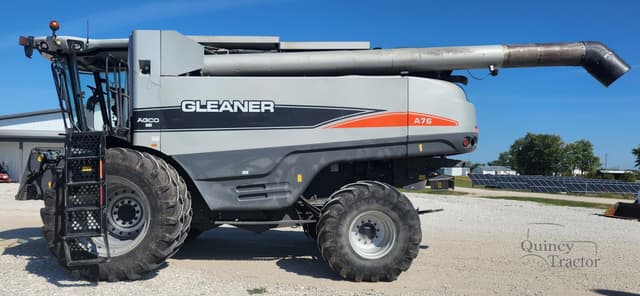 Image of Gleaner A76 equipment image 1