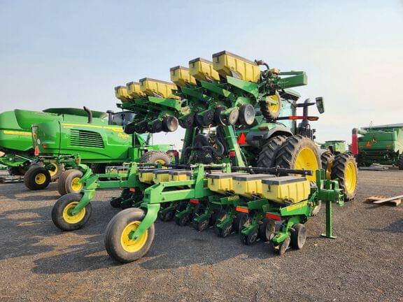 Image of John Deere 1720 equipment image 4