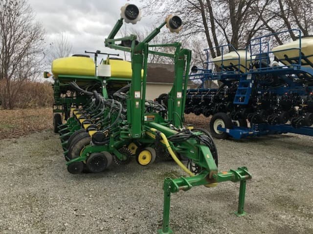 Image of John Deere 1770 equipment image 2