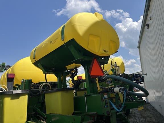 Image of John Deere 1770 equipment image 4