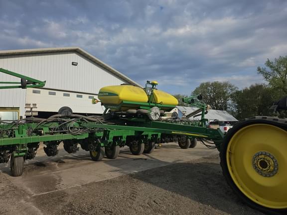 Image of John Deere 1790 Primary image