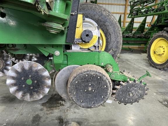 Image of John Deere 1790 equipment image 1