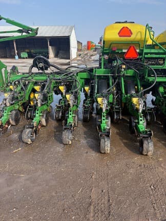 Image of John Deere 1790 equipment image 3