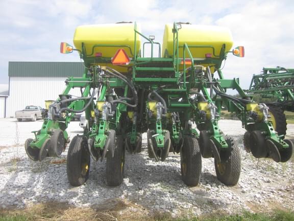 Image of John Deere 1790 equipment image 4