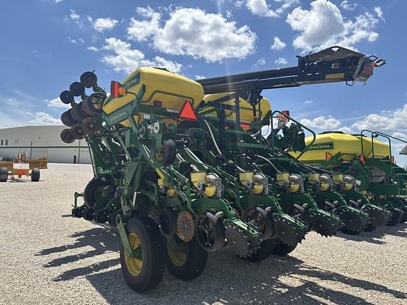 Image of John Deere 1790 equipment image 1