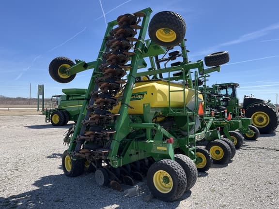 Image of John Deere 1990 equipment image 3