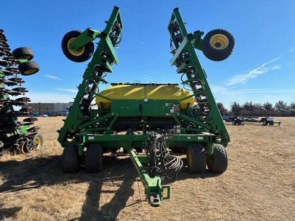 2010 John Deere 1990 Equipment Image0