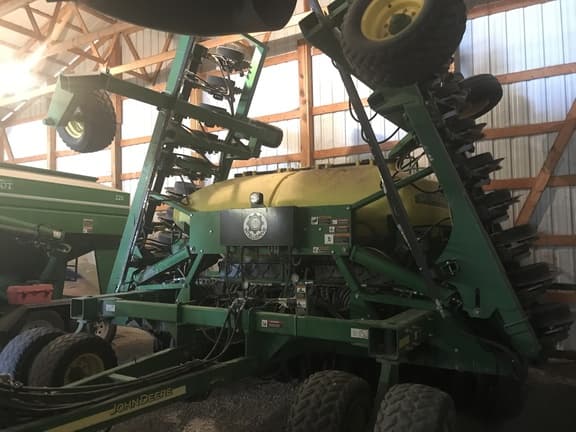 Image of John Deere 1990 Image 1