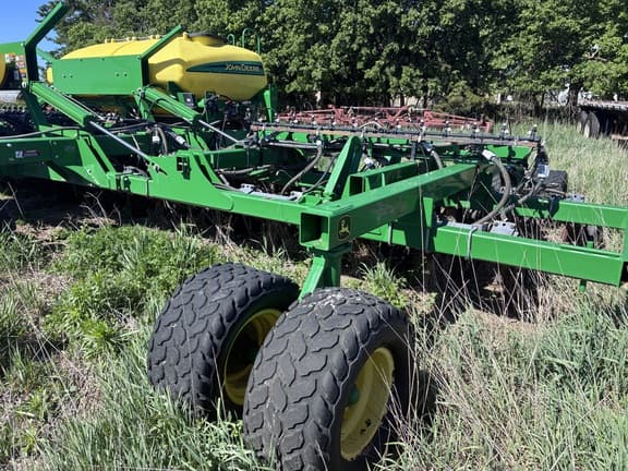 Image of John Deere 1990 equipment image 4